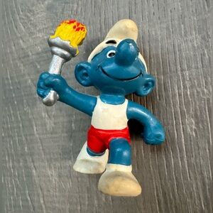 Vintage 1978 Olympic Torchbearer Smurf PVC Figurine